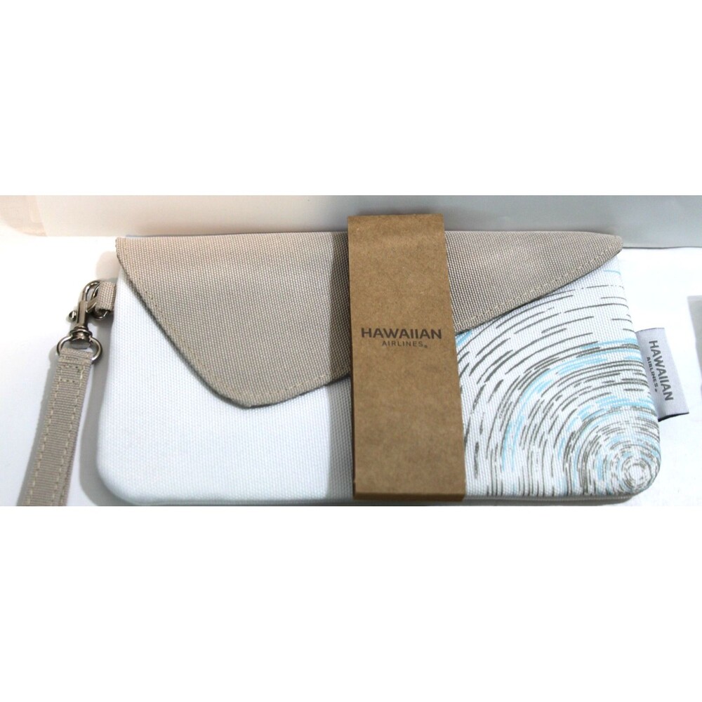 Hawaiian Airlines Lolii Amenity Toiletry Kit Bag 10 Amenities Travel Set First - Picture 2 of 7